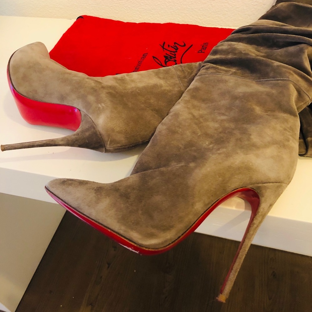 *** SOLD *** CHRISTIAN LOUBOUTIN